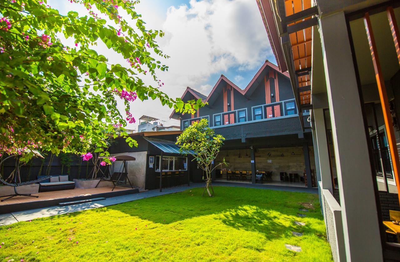 Chiangmai Moli Inn (Adults Only) Chiang Mai Exterior photo